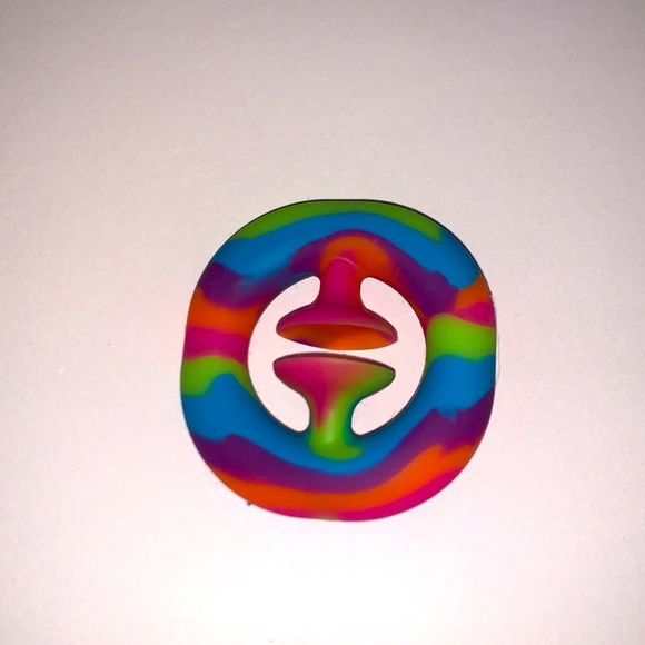 Fidget - Picture 3 of 3